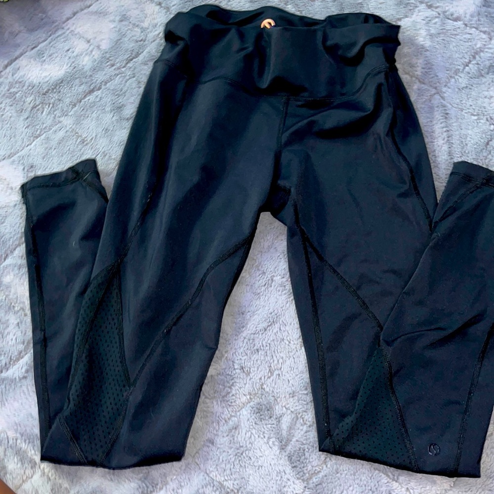 black shape leggings